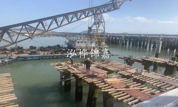 造成房屋地基下沉的原因是什么？如何利用打樁木處理地基下沉問題